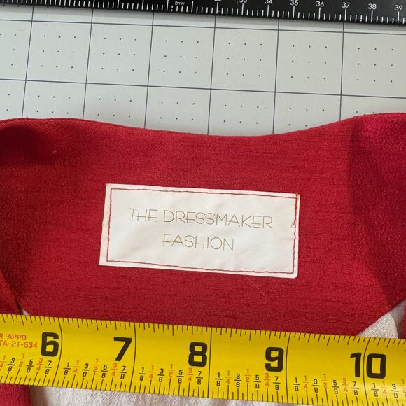 Vintage 90s Tailored Texture: Red Linen Blend Longline Vest - Quiet Confidence! - Picture 14 of 16